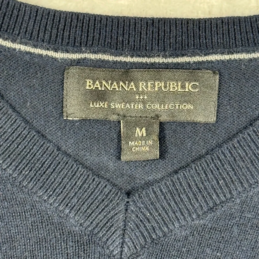 Banana Republic Luxe Sweater Mens Medium Navy Blue V-Neck Cotton Blend Pullover